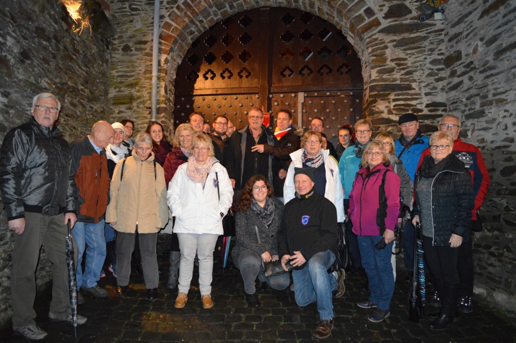 Gruppenfoto vor der Reichsburg Cochem